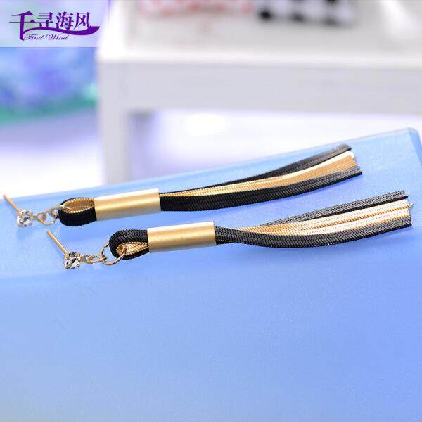 Chihiro Angin Laut Emas Hitam Rumbai Anting-Anting Hitam (Hitam)-Internasional