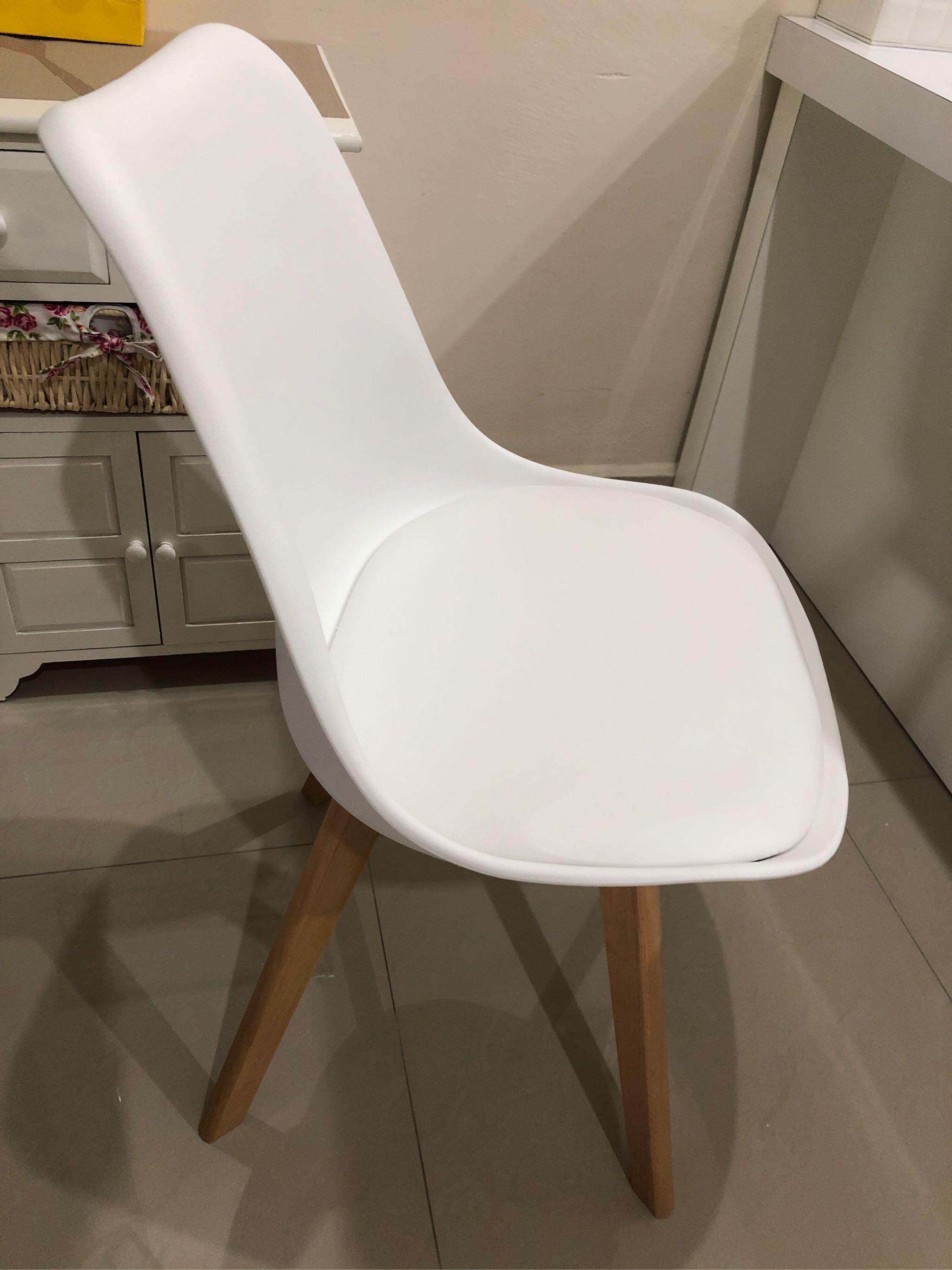 EAMES CHAIR WITH PU SEAT