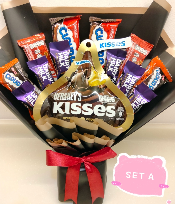 hadiah hari jadi Surprise Gift Chocolate Flower Bouquet bunga coklat Murah with CHOCOLATE KISSES for Valentine/ Happy Birthday/ Surprise Gift Friend