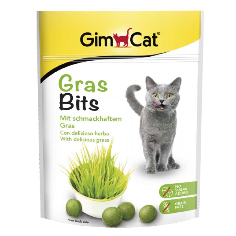 GimCat Grass Bits - Grain-free cat snacks rich in vitamin containing real grass gras