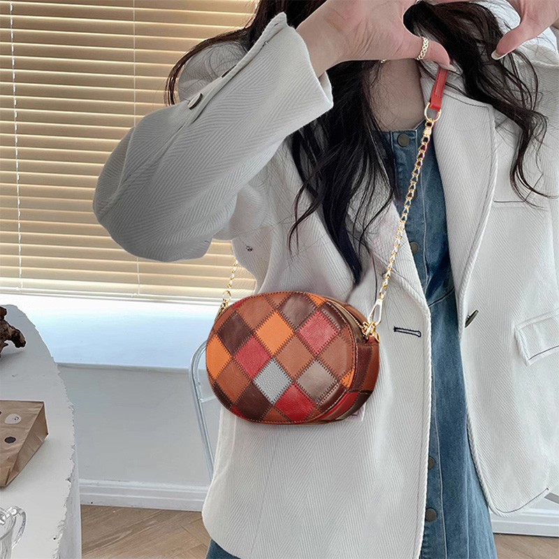 Cobbler Legend Shoulder Bag Fashion Women's Bag Genuine Leather Chain Bag Crossbody Bag ราคา 1,323 บาท*ส่งฟรี