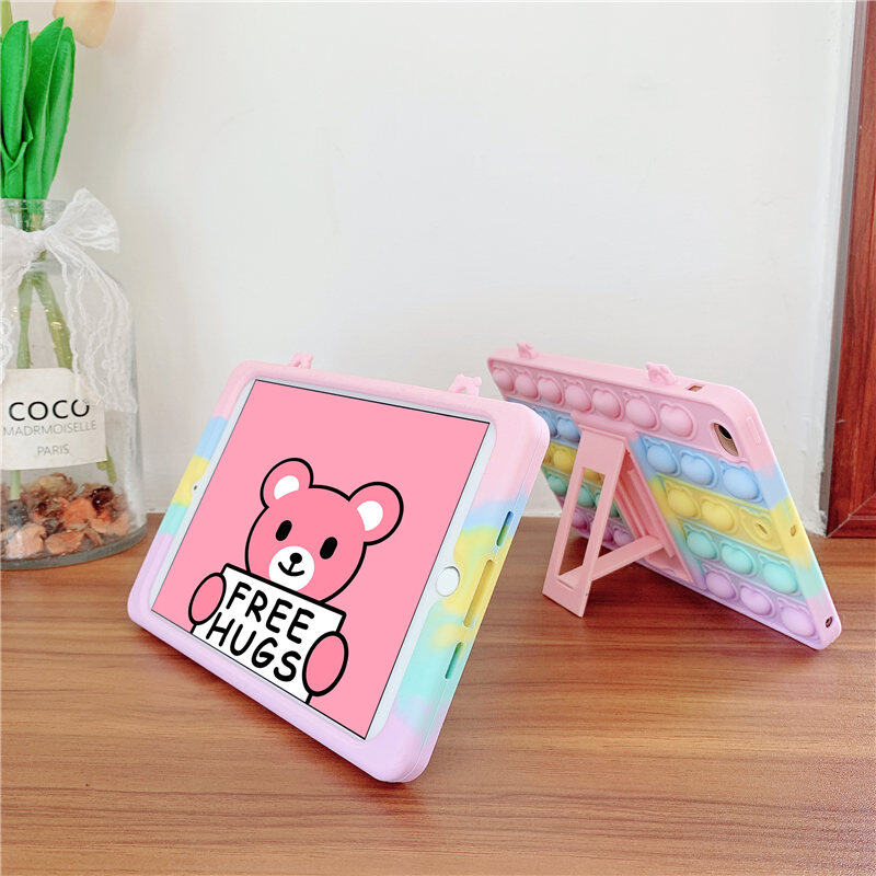 Ốp Gấu Hufee Love Cho iPad , 2/3/4/5/6/7/8 Mini 1/2/3/4/5 Air1/2/3/4 Pro 10.5 "/11.0" 2018/2020/2021 Ốp Bong Bóng Đồ Chơi Silicone Có Dây Đeo Vai Có Thể Điều Chỉnh Khung