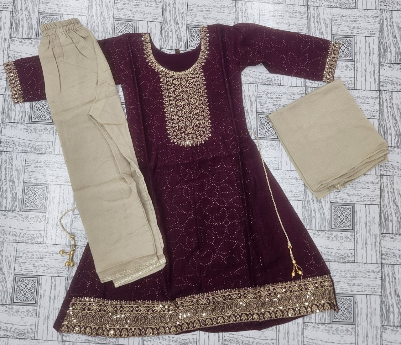 AMILAN DESIGNER KURTIS – GIRLS 3-PIECE SET