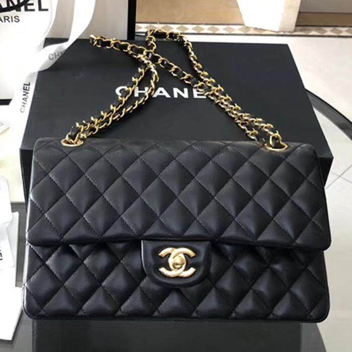 AUTHENTIC_Chanel Black Quilted Lambskin Medium Classic Double Flap Bag