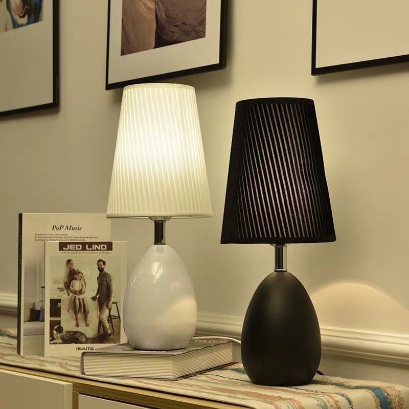 🔥HOT SALE🔥 1 PCS Moden & Simple Lampu Meja Hiasan Deco Ruang Tamu/Bilik Table Lamp (White/Black) Table Lamp