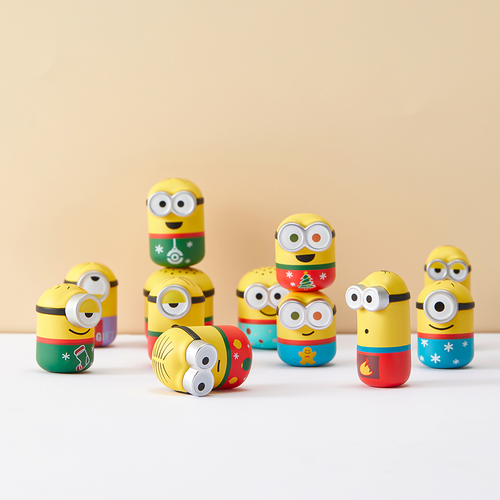 MINISO Official Minions Q-TOPPING Christmas version ราคา 230 บาท*ส่งฟรี