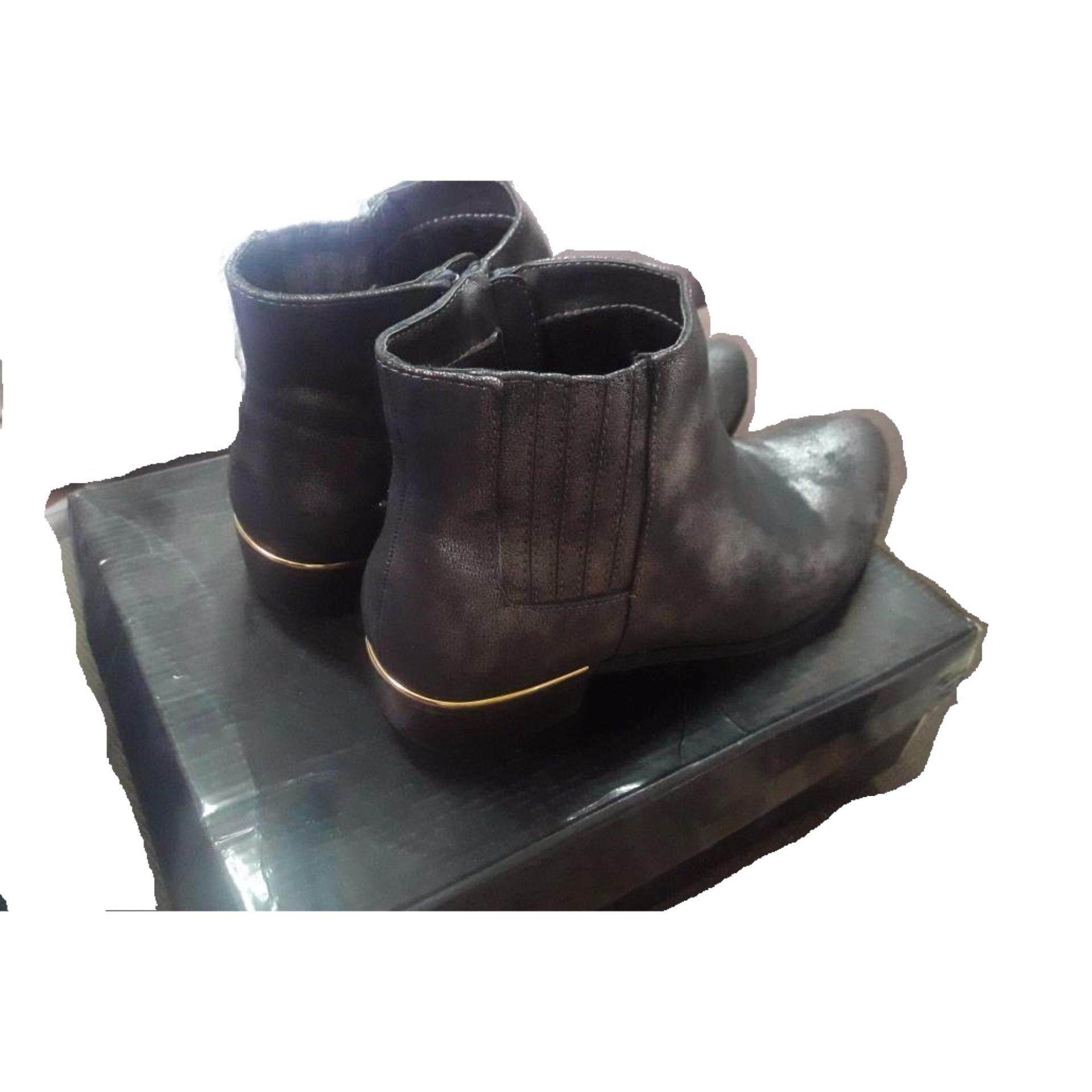 zalora chelsea boots