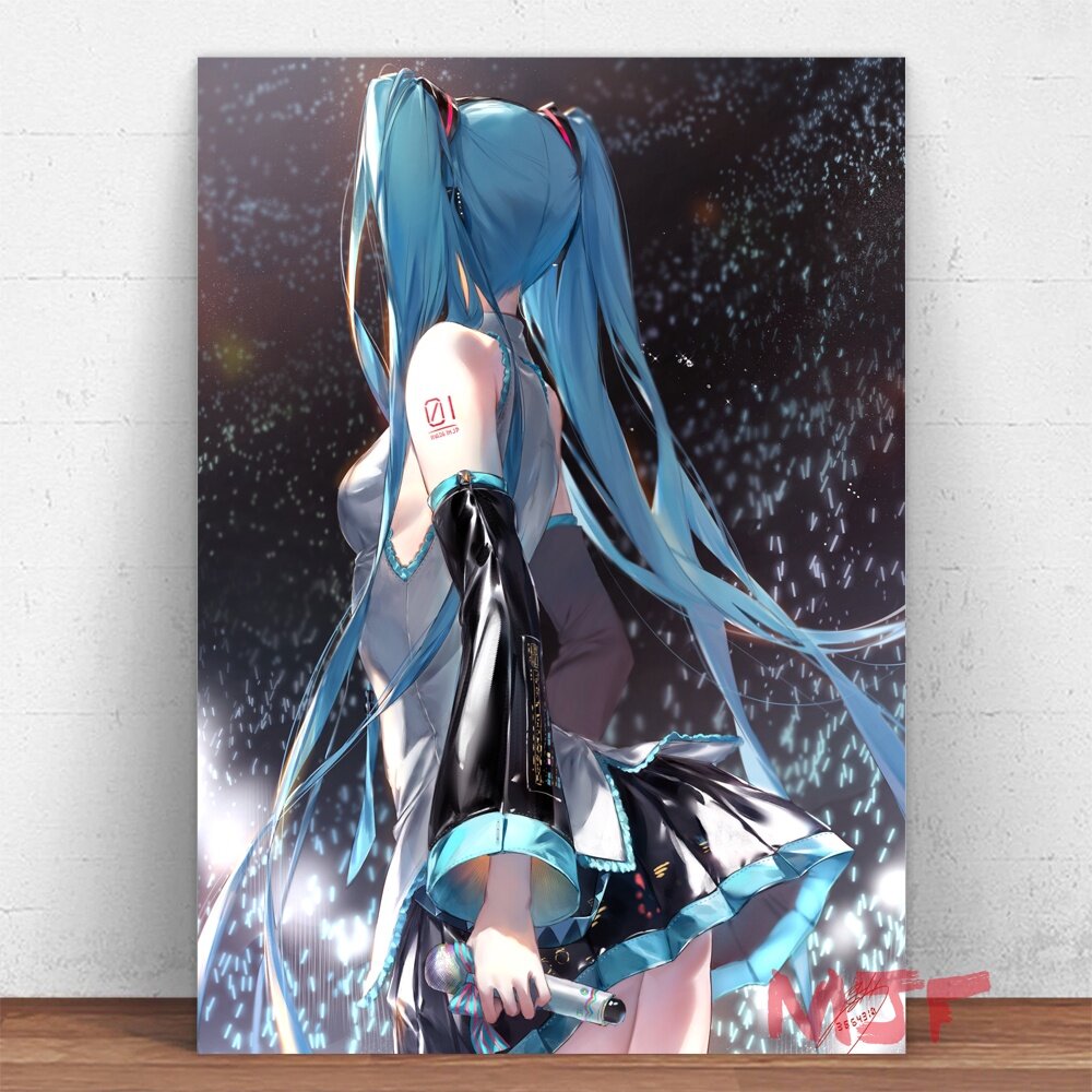 Ai là fan của Miku Hatsune đây? Hãy đến đây để xem những tác phẩm nghệ thuật độc đáo về cô nàng này. Từ tranh vẽ cho đến những bản nhạc cover, bạn sẽ bị mê hoặc bởi tài năng của các nghệ sĩ tại đây.