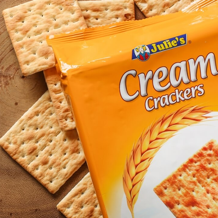 Julie\'s Cream Crackers 315g x 1 packet