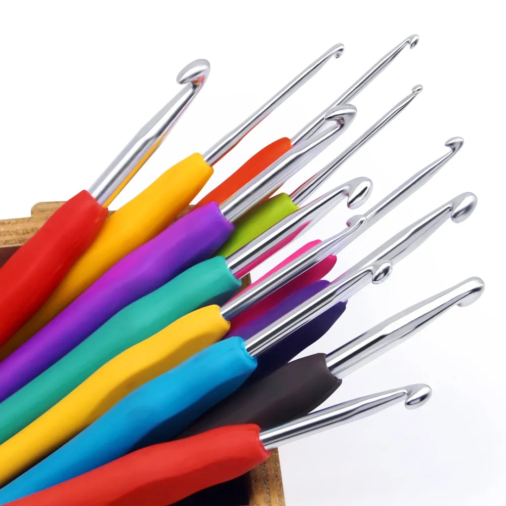 New Crochet Hook 2.5-6.0mm Aluminum Crochet Needles With Colorful Soft Rubber Grip Cushioned Handles Knitting Needles