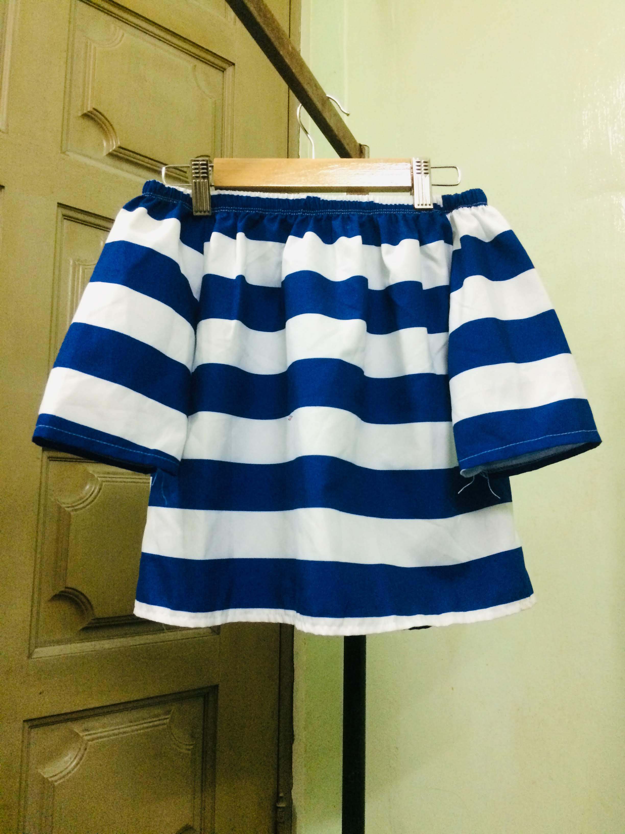 Harga Ready Stock Korea Fashion Blue White Stripes Off Shoulder Top Blouse Clothing Plain Tee Tshirt 现货女装蓝白线条一字领短袖上衣松紧T恤职业 2020 Harga Ready Stock Korea Fashion Blue White Stripes Off Shoulder Top Blouse Clothing Plain Tee Tshirt 现货女装蓝白线条一字领短袖上衣松紧T恤职业 2020