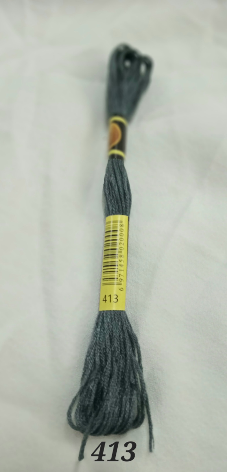 BENANG CROSS-STITCH/CROSS STITCH EMBRIODERY THREAD 6 STRANDS 8 METER