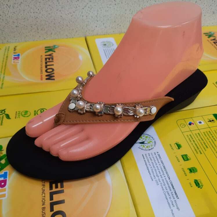 ✨Ready Stock✨ Women Kasut Kiri Kanan Sandal Suede Block Mid Sandal Design O