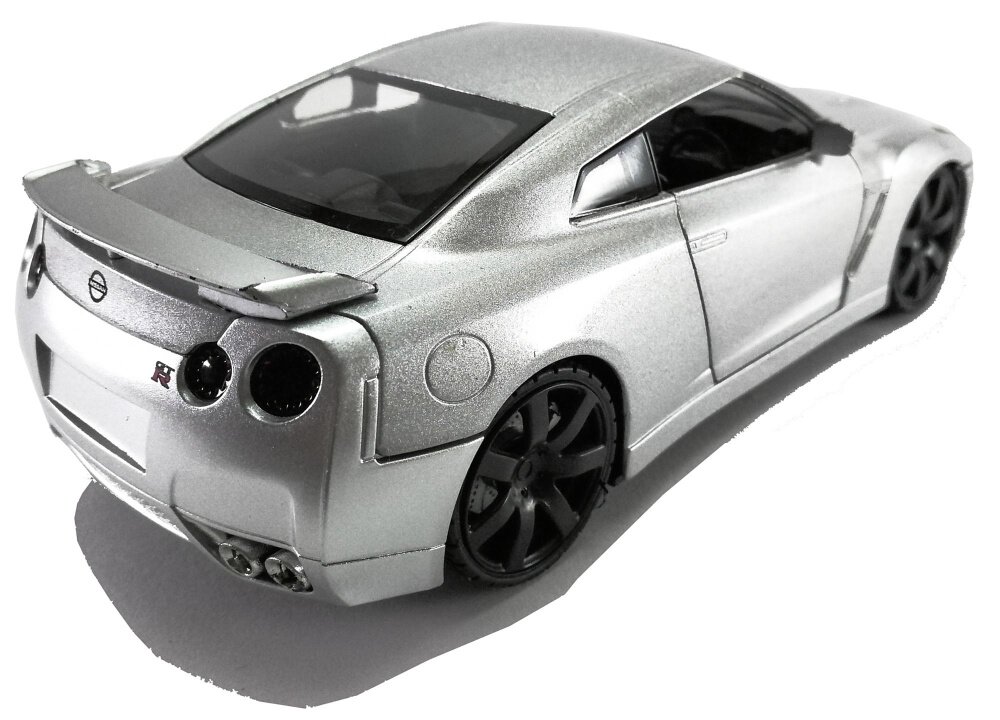 NewRay 1:24 Die-Cast Nissan GT-R Car Silver Color Model Collection