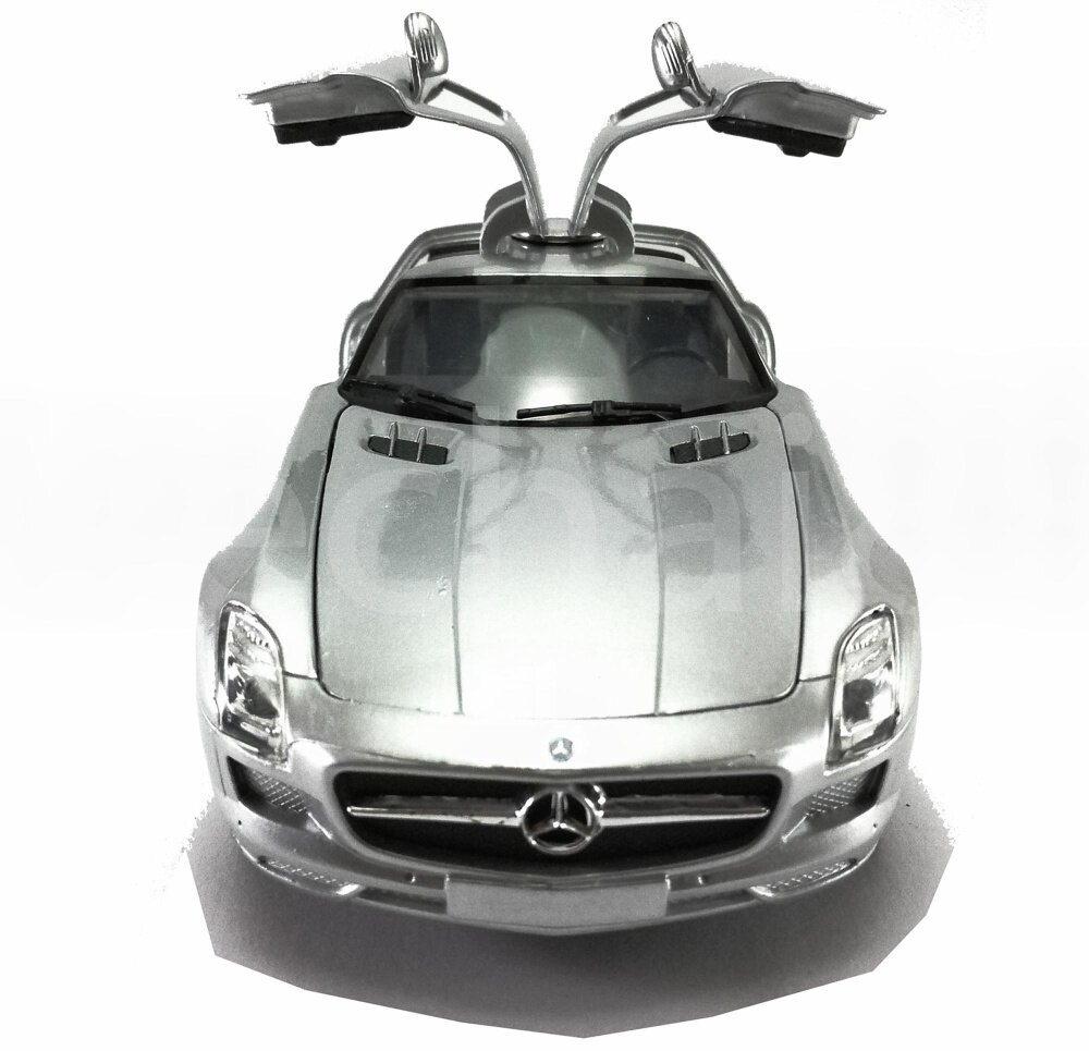 NewRay 1:24 Die-Cast Mercedes-Benz SLS AMG Car Silver Color Model Collection