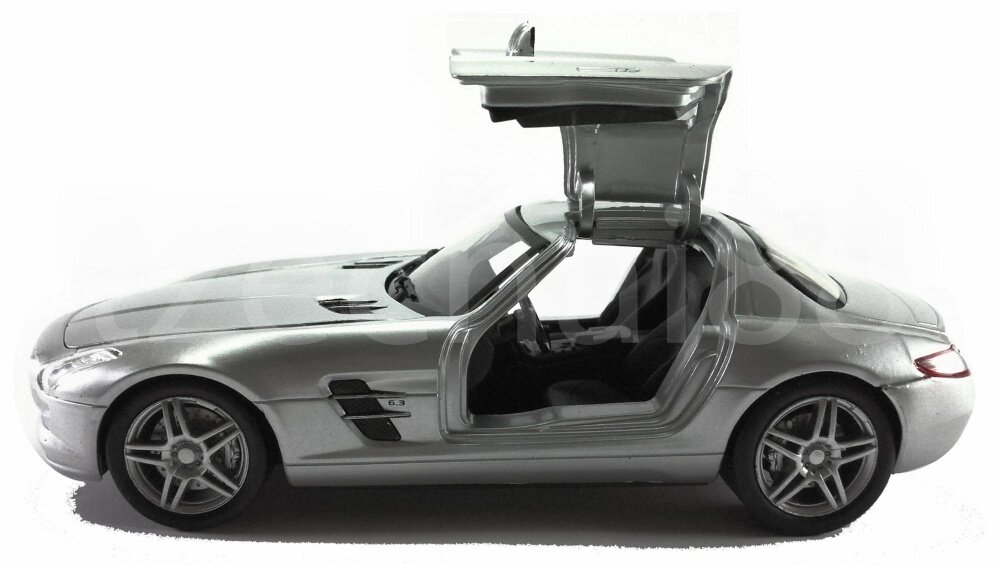 NewRay 1:24 Die-Cast Mercedes-Benz SLS AMG Car Silver Color Model Collection
